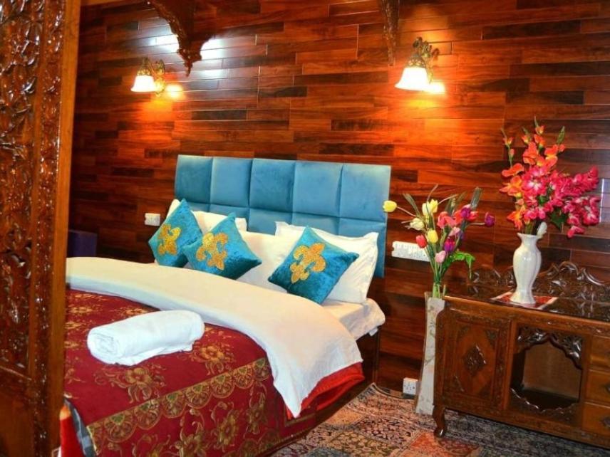 New Lakes Crown Group Of Houseboats Srīnagar Zimmer foto